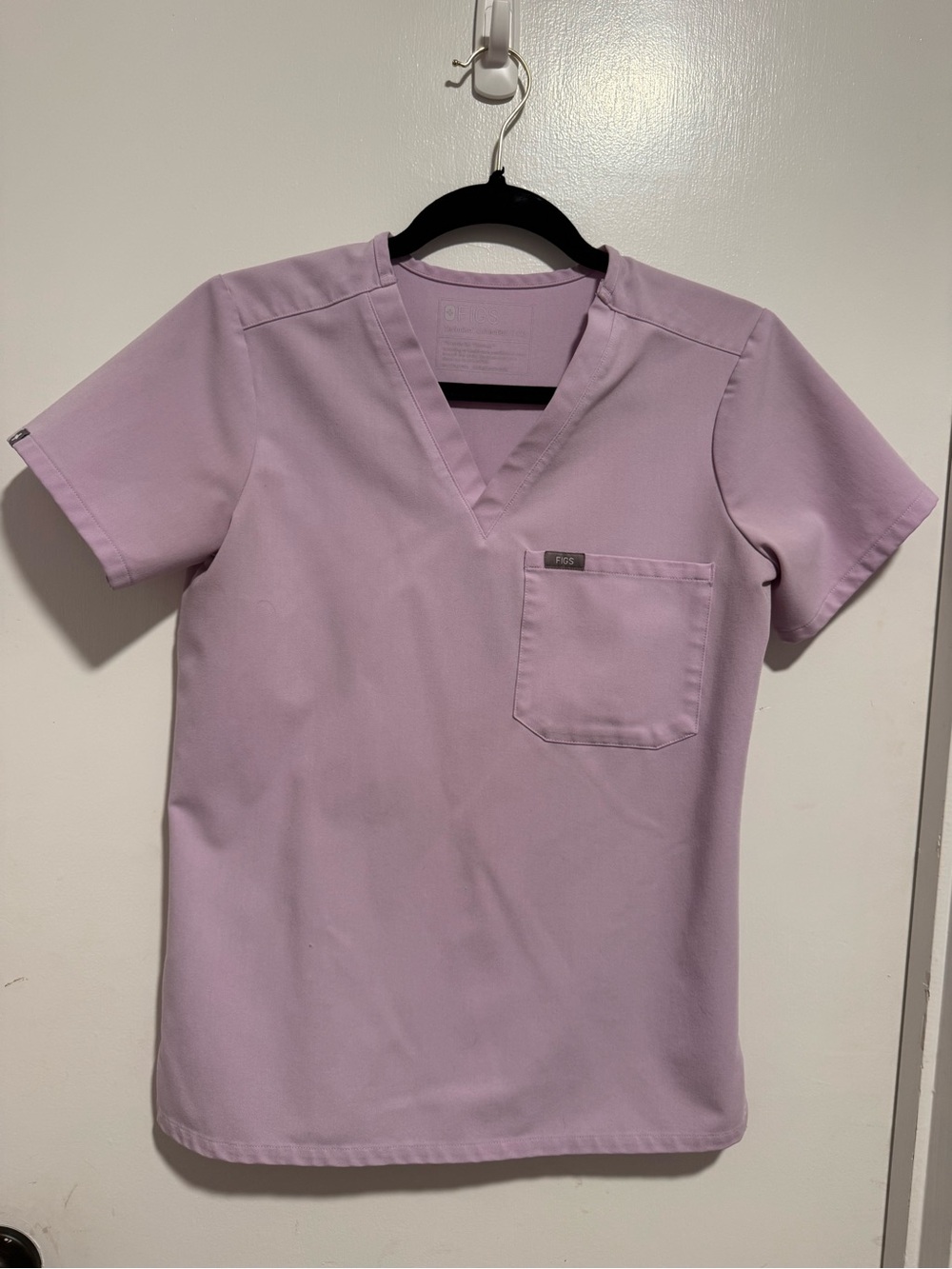 FIGS Women’s Lavender V-Neck Medical Top